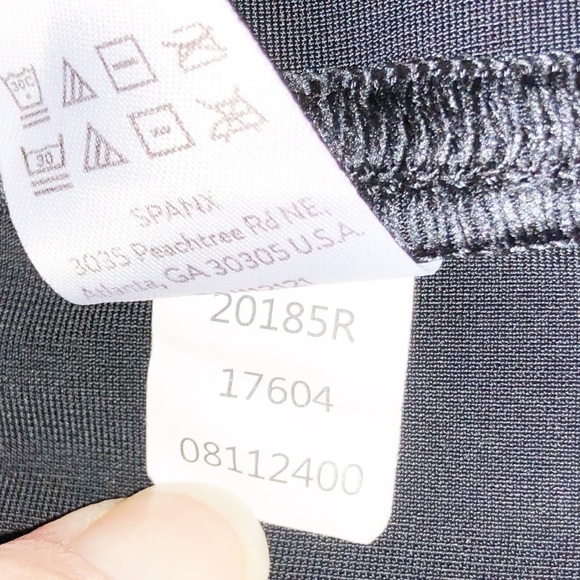 Spanx Leggings Matte Black Camo Shaping Stretch eggings Size XL - Picture 7 of 9